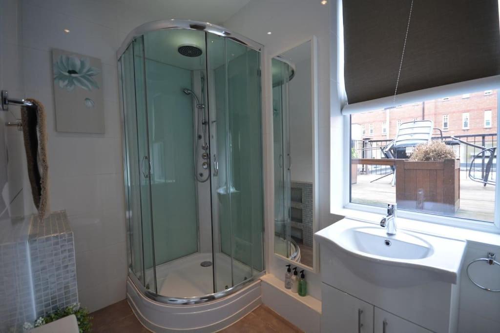 Cheerful 2 Bed Home With Terrace In Central Camden London Exterior photo